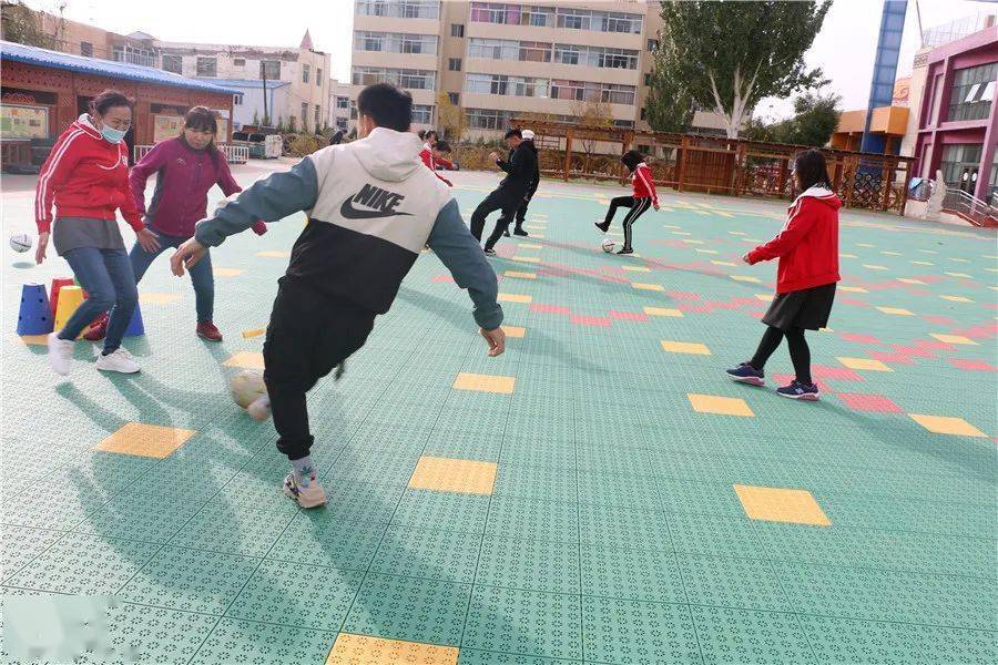 《小足球大教育》足球游戏培训“开云电竞”(图10)
《小足球大教育》足球游戏培训“开云电竞”(图10)