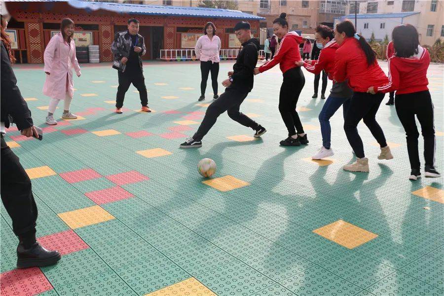 《小足球大教育》足球游戏培训“开云电竞”(图12)
《小足球大教育》足球游戏培训“开云电竞”(图12)