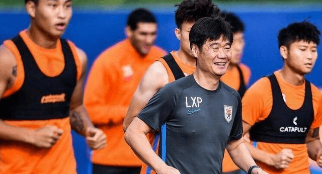 
鲁能创净角逐时间新高 李霄鹏布阵越发成熟 但喊夺冠还为时过早_开云电竞app下载安装(图5)