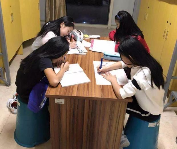 老酒馆高先生是好是坏?高先生三顾酒馆目的是什么?“开云电竞官网”(图2) 开云电竞